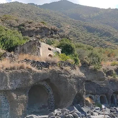 Insolia بيت ضيافة سانتا مارينا سالينا